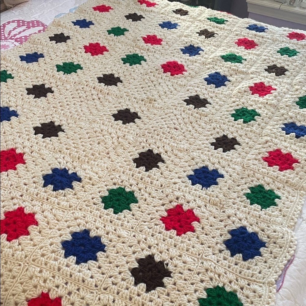 Colorful Crochet granny square afghan Blanket-throw vintage